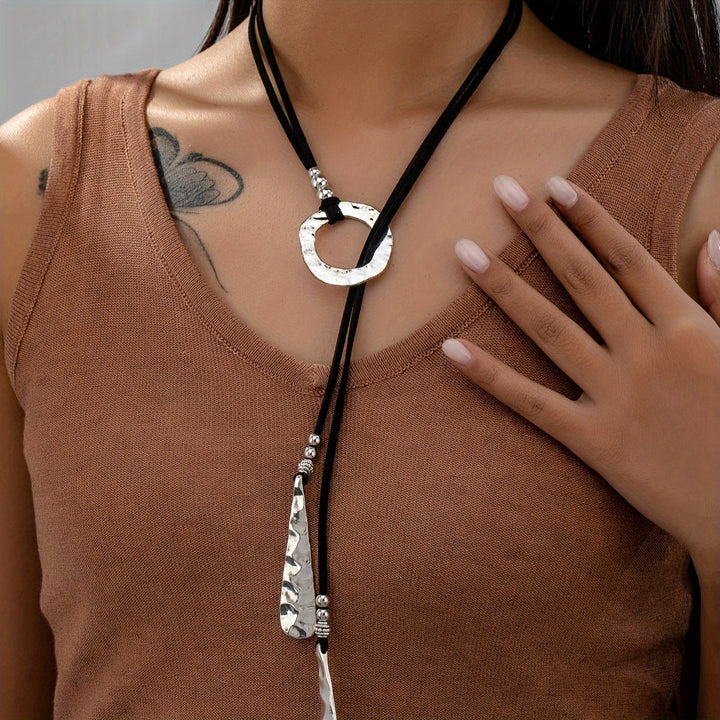 Western Style Hammered Silver Drop Necklace