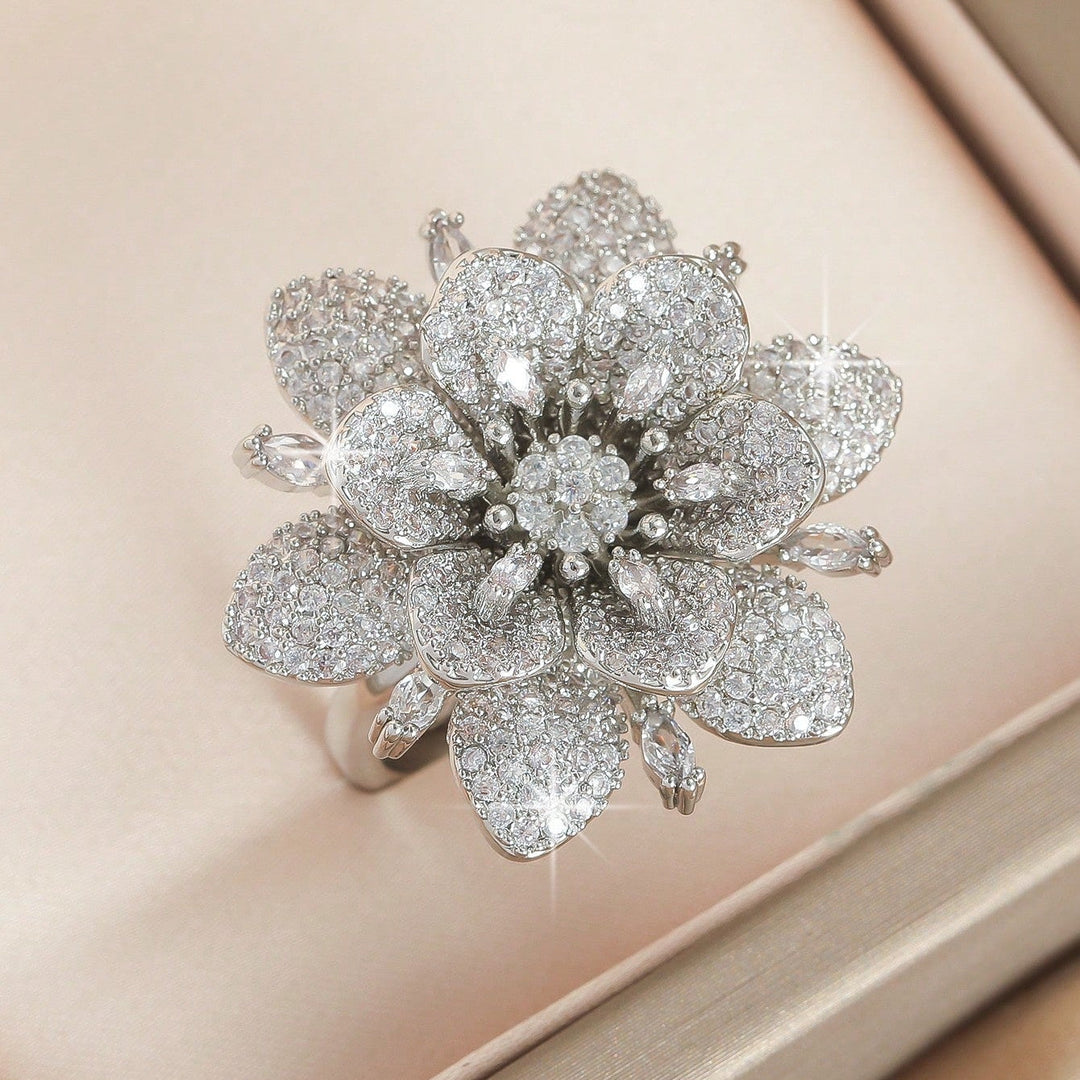 Elegant Vintage Style Silver Plated Floral Crystal Ring