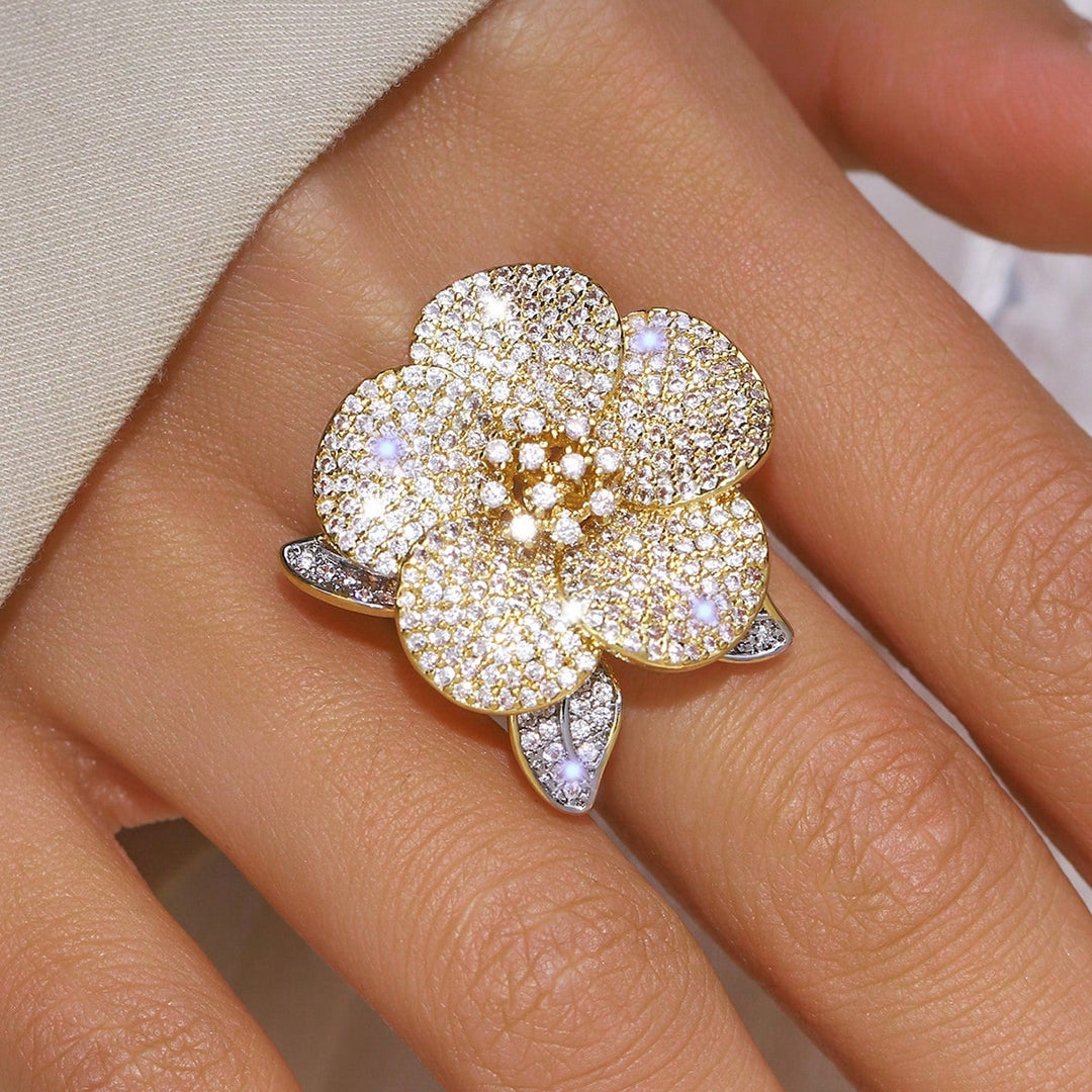 Elegant Vintage Style Silver Plated Floral Crystal Ring