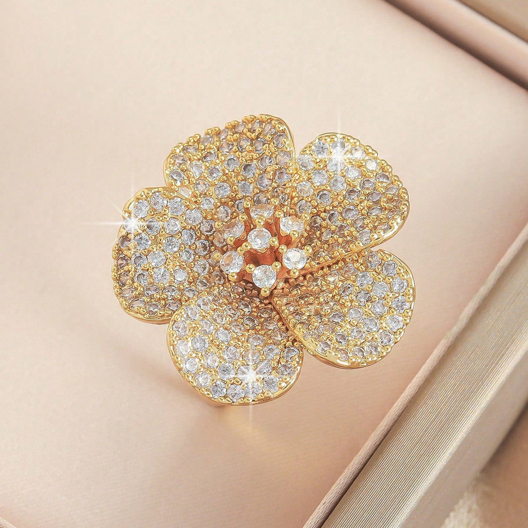 Elegant Vintage Style Silver Plated Floral Crystal Ring