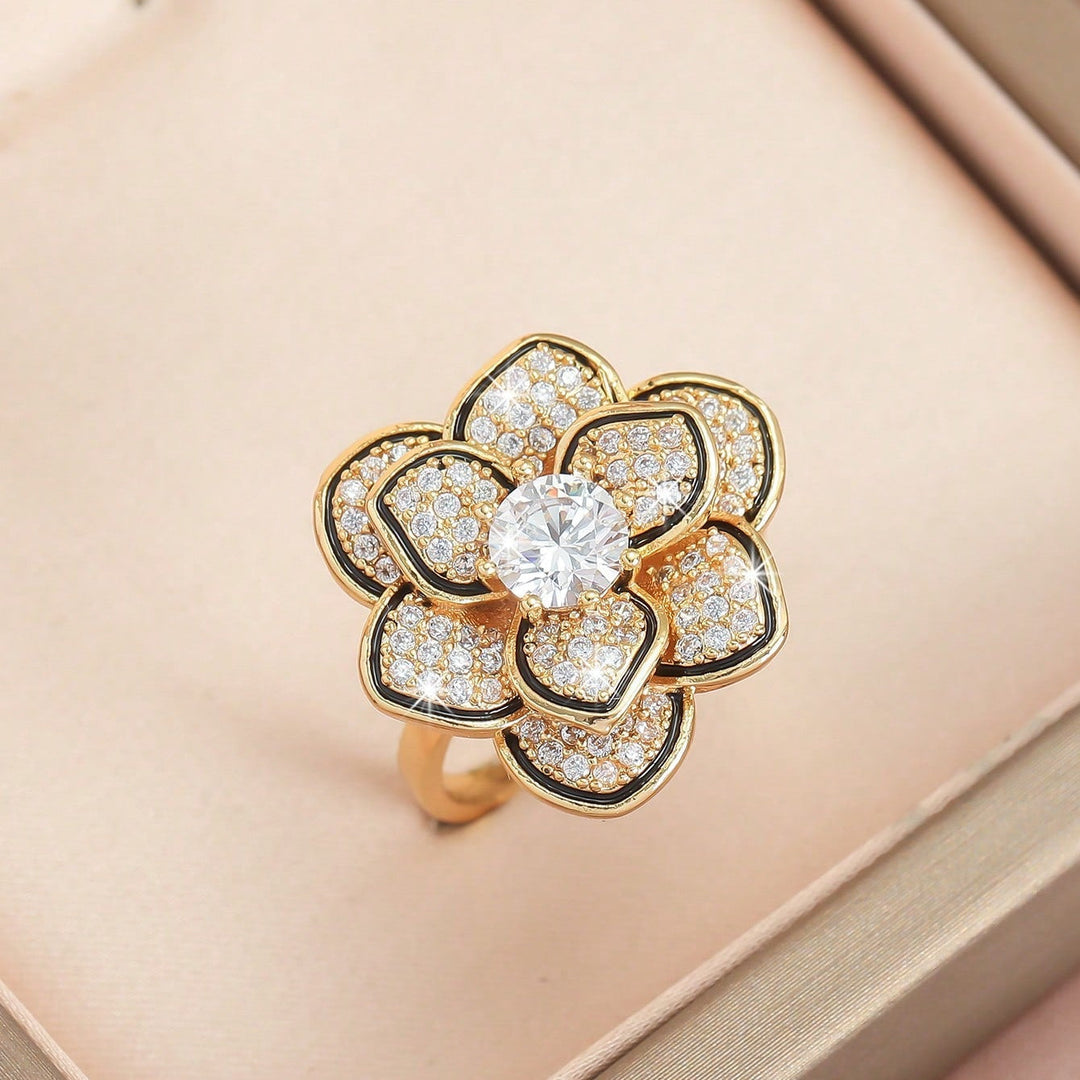 Elegant Vintage Style Silver Plated Floral Crystal Ring
