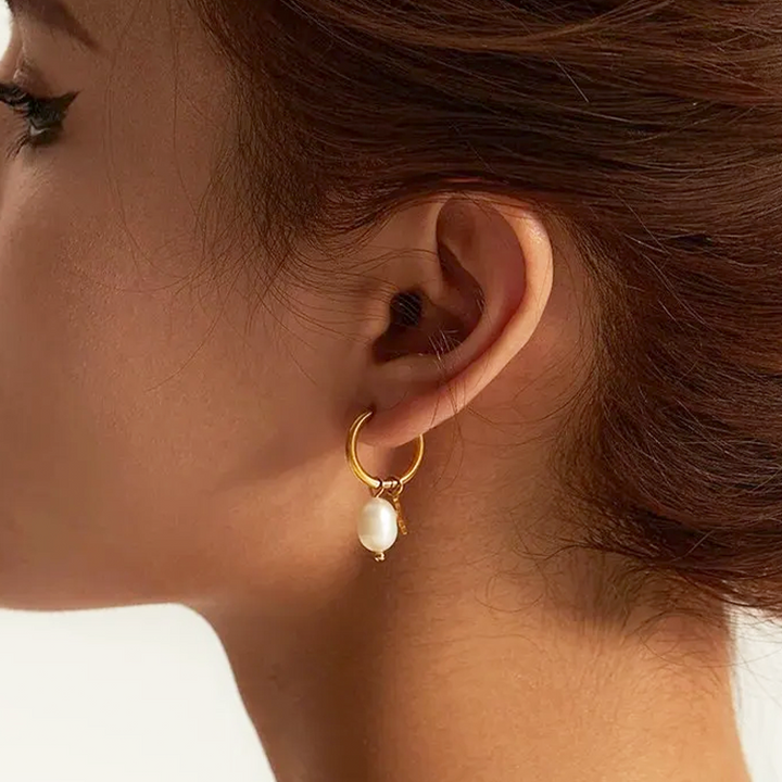 Silke Pearl Star Earrings – Gold Tone