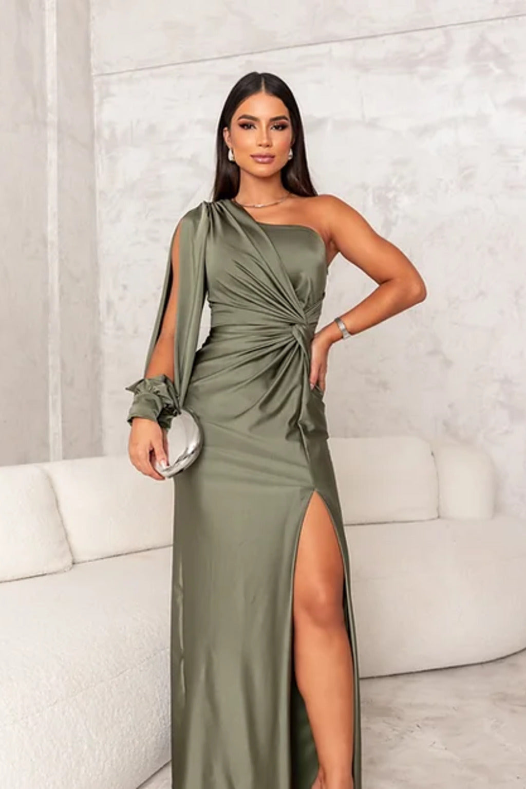Fione - Elegant and Refined Dress