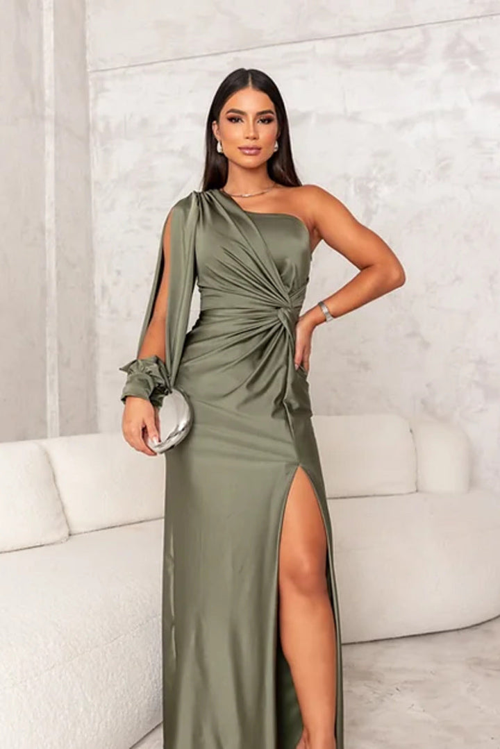Fione - Elegant and Refined Dress