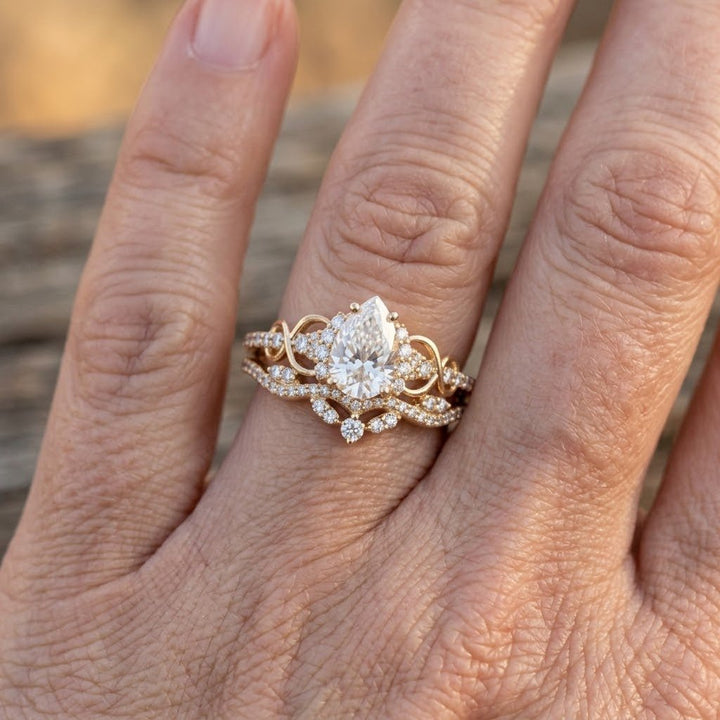 Classic Solitaire Crystal Ring